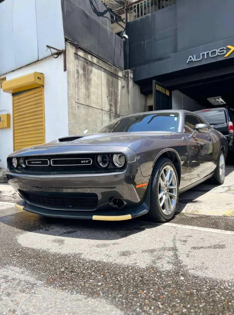Dodge Challenger V6 2023