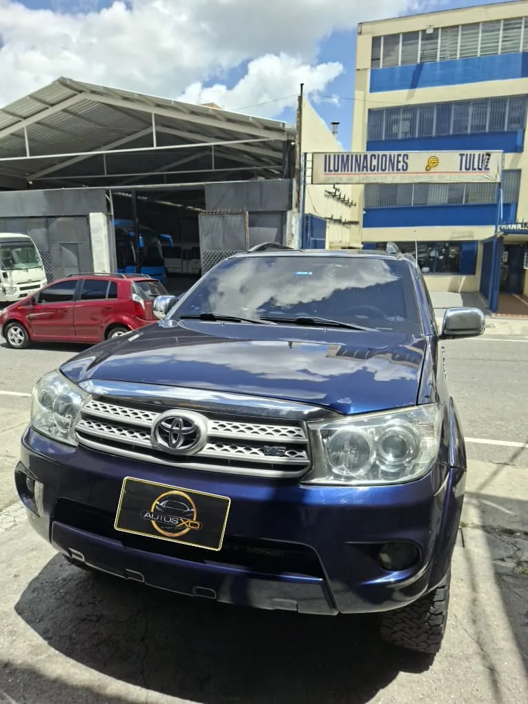 Toyota Fortuner 2010